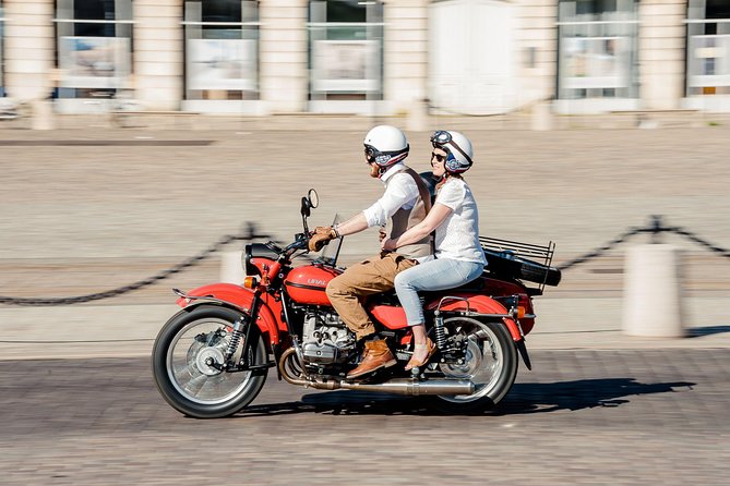 Private Tour of Bordeaux in a Sidecar 1h30 - Grosse Cloche and the cathedral quarter