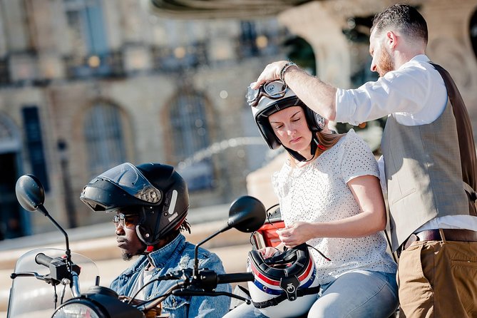Private Tour of Bordeaux in a Sidecar 1h30 - The private guide makes the difference
