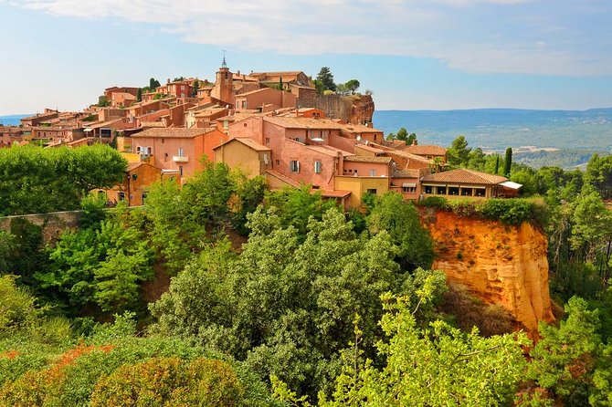 Provence Wineries and Luberon Villages Day Trip from Aix-en-Provence - The morning at Mas de Cadenet or another local winery
