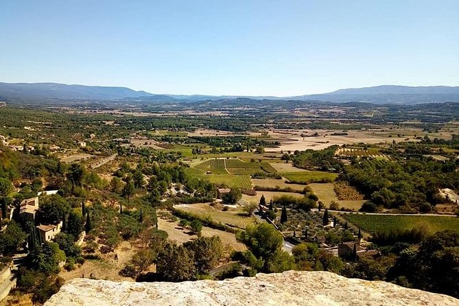 Provence Wineries and Luberon Villages Day Trip from Aix-en-Provence - Bonnieux, a 15-minute viewpoint pause