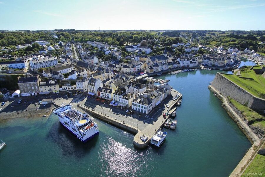 Quiberon: Ferry tickets from/to Belle-Île-en-Mer, Le Palais - Who will get the most from this ferry