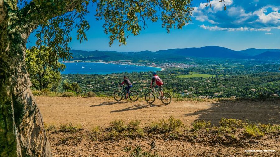 Ramatuelle: Tracks & Tasting Winery Tour by Mountain E-Bike - Riding the coastal and forest tracks