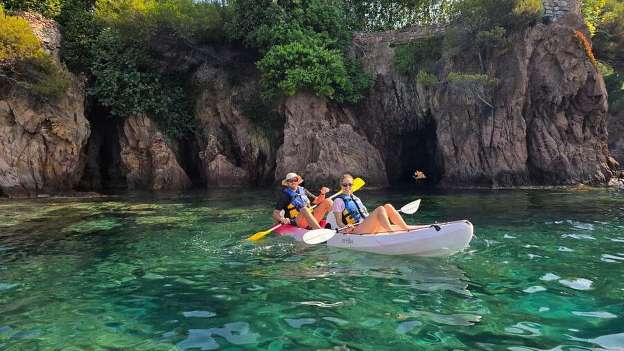 Rando Kayak Agay Guided Visit - Meeting at Bay Beach Club