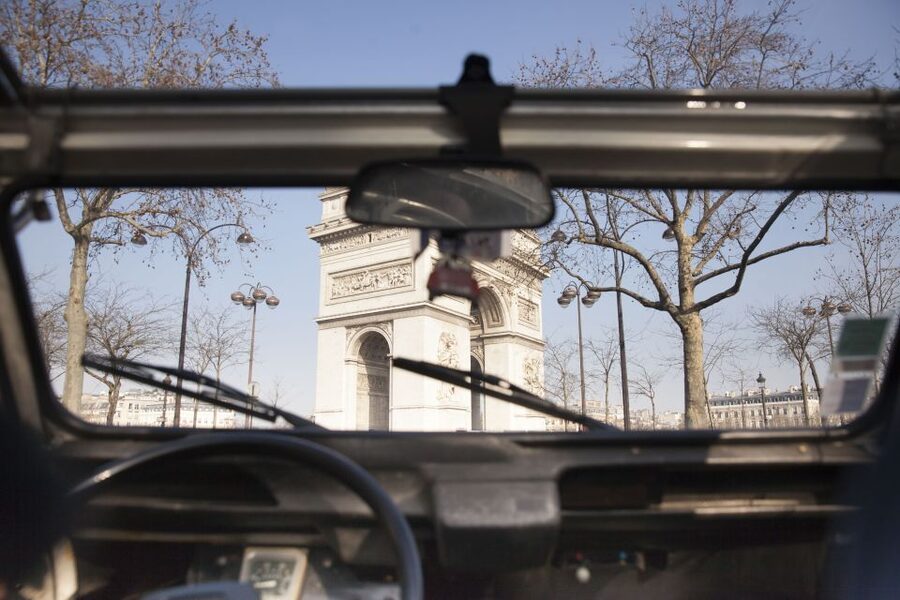 Romantic Paris Vintage Citroën 2CV Tour - The Louvre, Place de la Concorde, and the grand axis