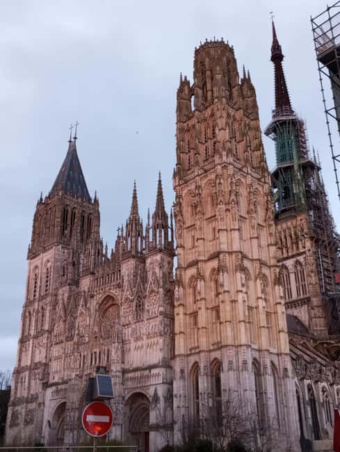Rouen: Discover Rouen with a licenced tour guide - Saint Maclou and the memory of the Black Death