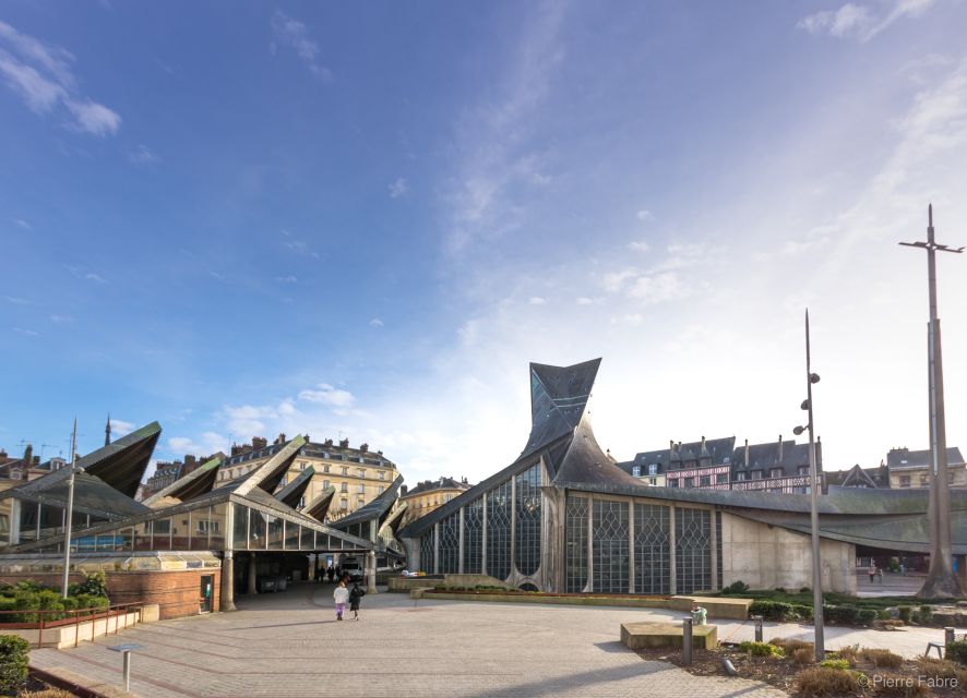 Rouen: Guided Tour of the Historic Center - Pace, distance, and weather