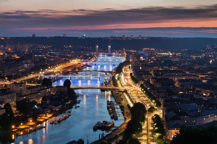 Rouen: Private custom tour with a local guide - Local food, shops, and advice for the rest of your stay