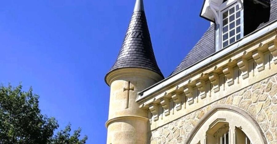 Saint-Emilion: Morning Tour with Wine Tasting & Snack - Visiting the chateau winery outside town