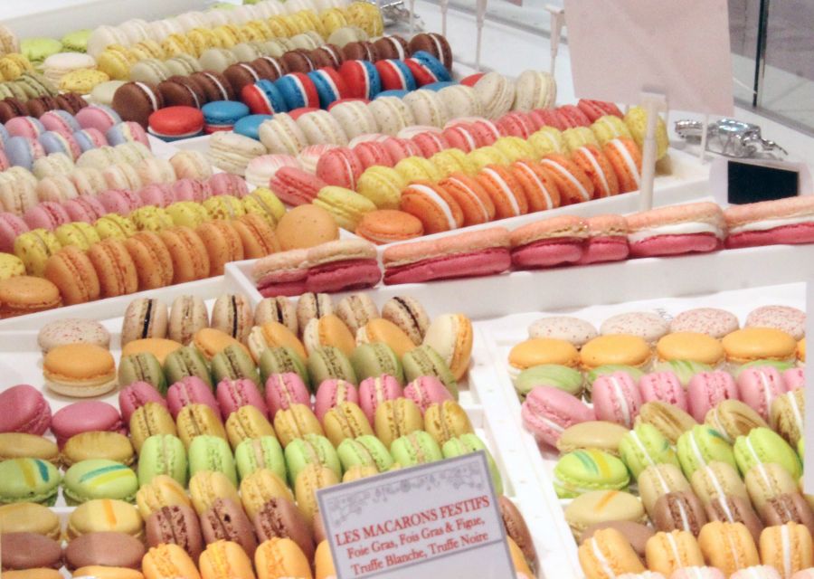 Saint-Germain-des-Prés: Pastry and Chocolate Walking Tour - Chocolate shops and the art of the ganache