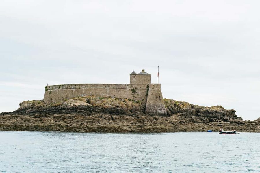 Saint-Malo: Guided Boat Tour with Local Captain - Key points to know before booking