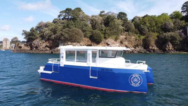 Saint-Malo: Guided Boat Tour with Local Captain - The one-hour route: a compact coastal introduction