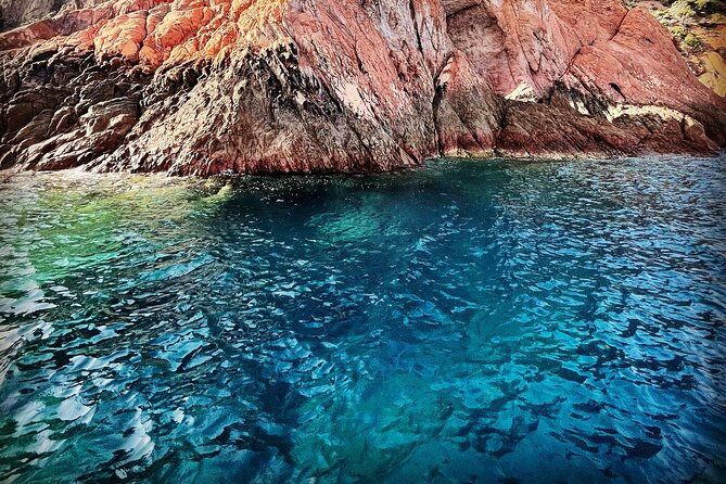 Scandola & Girolata: The Must-see Excursion EN Corsica - Capo Rosso, its arch, and natural pool