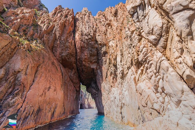 Scandola & Girolata: The Must-see Excursion EN Corsica - Girolata: two hours for lunch and a walk