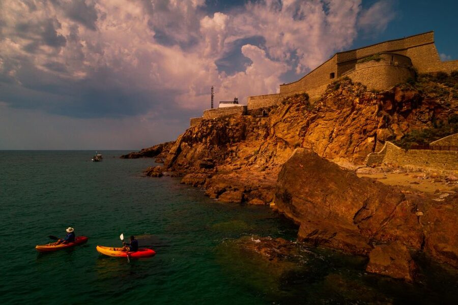 Sea kayak tour: Sète, the French pearl of the Mediterranean - Why Sète looks better from the water