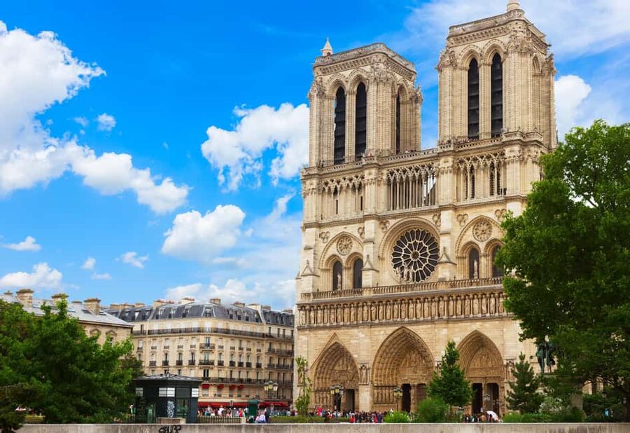 Secret Food Tours Notre Dame - The Heart of Paris - Starting in Le Marais at Pont Marie