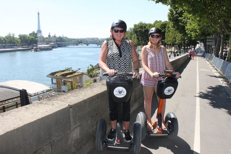 Segway private tour of 1.5 hour - Finishing with the Eiffel Tower view