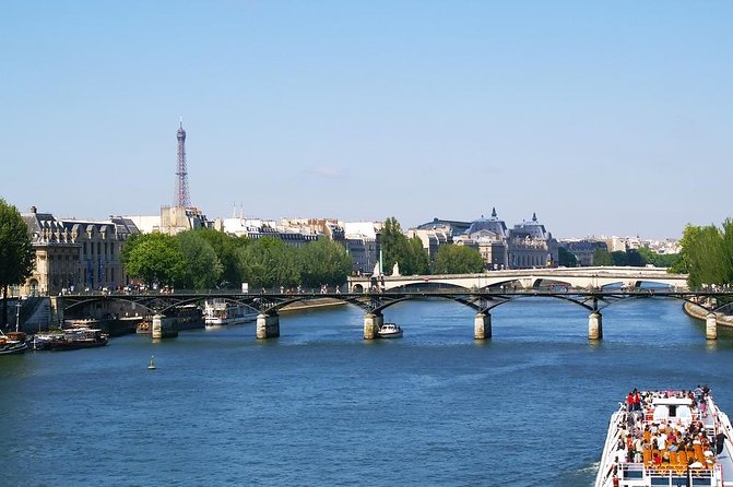 Seine River Cruise and Paris Canals Tour - The Seine section: Louvre, Notre-Dame, and Île Saint-Louis