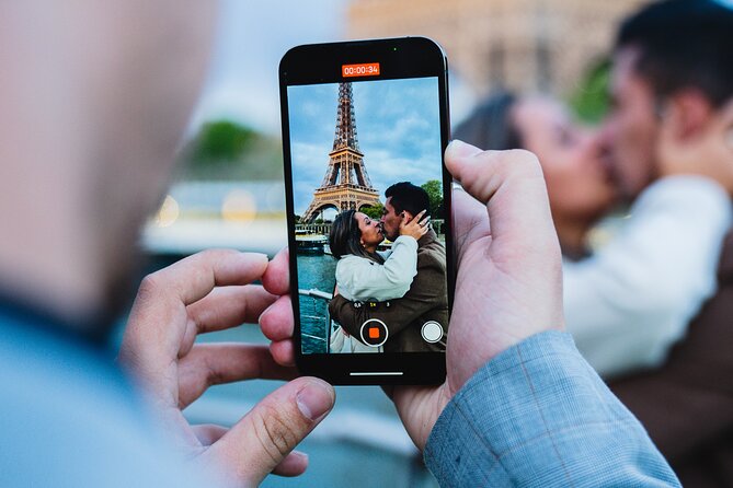 Seine River Dinner Cruise with Live Singer by VIP Yacht de Paris - Place de la Concorde and the Grand Palais