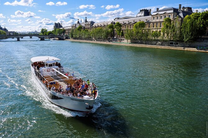 Seine River Guided Cruise by Vedettes de Paris - Place de la Concorde, Grand Palais, and the evening return