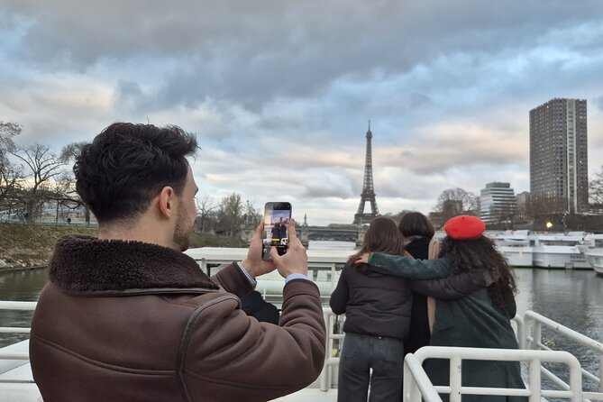 Seine River Sightseeing Guided Cruise by Vedettes du Pont Neuf - Daytime, Sunset, or Night Cruise?