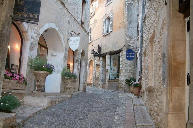 Self Guided Antibes, Cannes & Saint Paul de Vence from Nice - The guide can make or break the experience