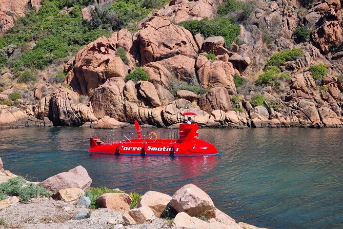 Semi-submarine: visit to the seabed of Porto Bay - Why the 12-person limit matters