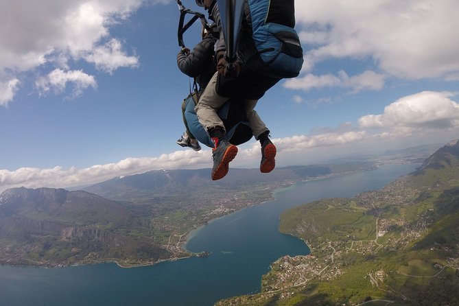 Sensation paragliding flight over the magnificent Lake Annecy - Is $144.82 a Fair Price?
