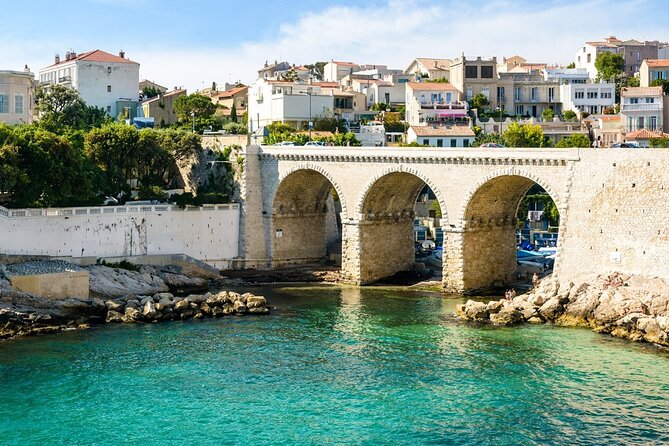 Sightseeing Tour of Marseille with a Private Driver - Palais Longchamp and the story of Marseille’s water