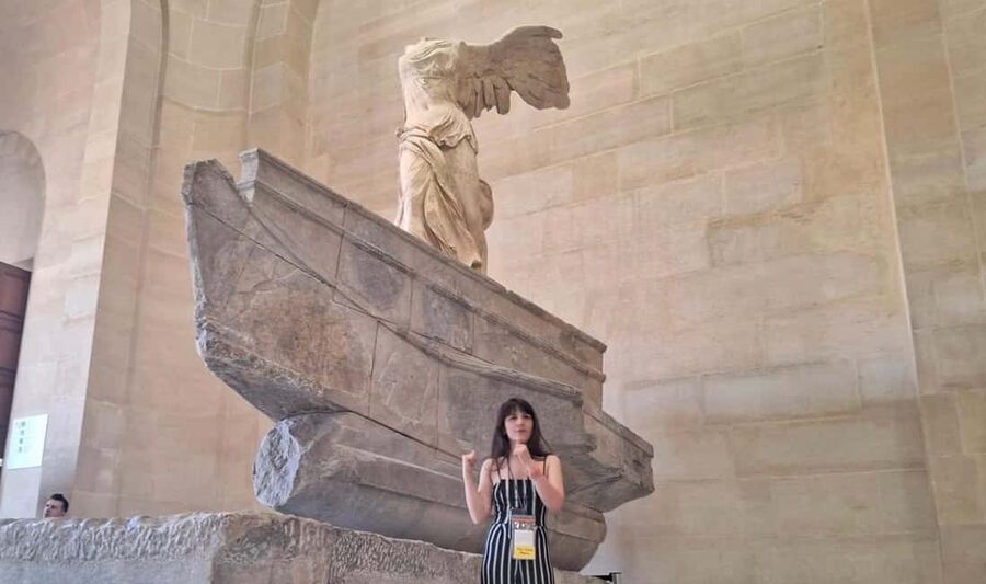 Skip-the-Line Louvre Museum Tour with Artist - Who should book this Louvre tour?