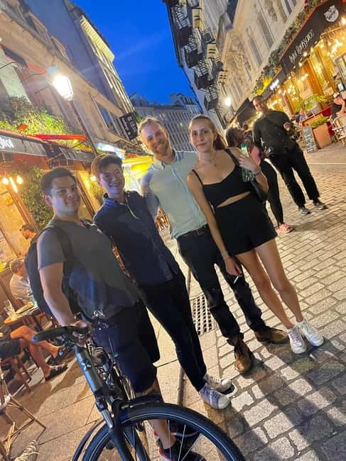 Solo travelers Meetup:A cultural stroll,Drinks & socializing - Timing, Walking, and What to Bring