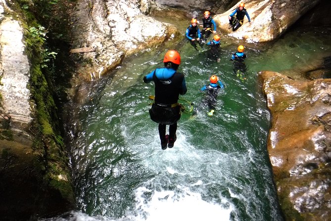 Sports Canyoning of Écouges bas in Vercors - Grenoble - How the guides shape the day
