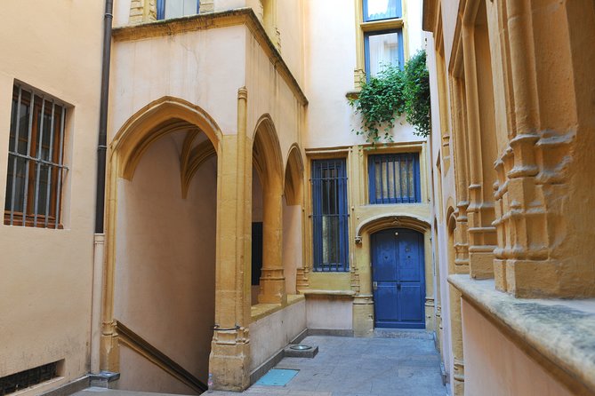 Storytelling tour of Old Lyon - French-only performance: the decision point