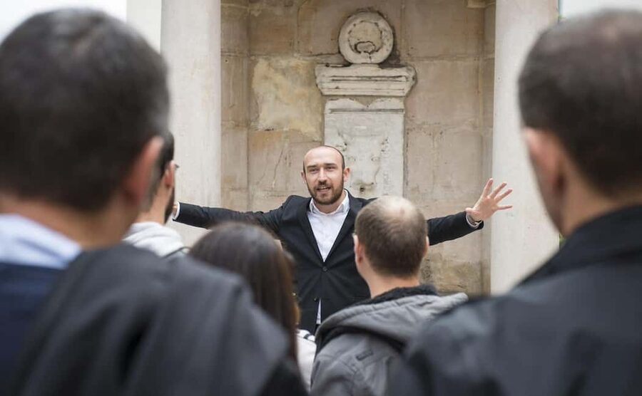Storytelling tour of the Vieux-Lyon in French - Key points to know before booking