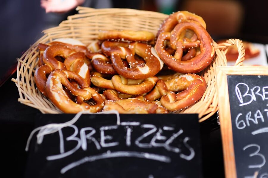 Strasbourg: 2-Hour Gourmet Walking Tour - The difference between a food tour and a walking tour with tastings