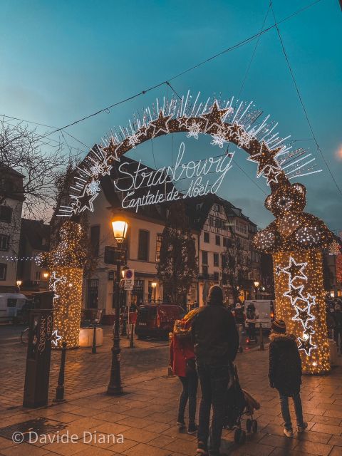 Strasbourg: Guided Historical Neighborhoods Walking Tour - Petite France and the original half-timbered houses