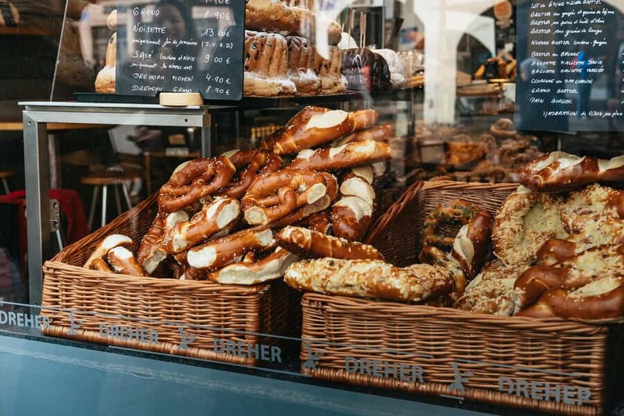 Strasbourg: Traditional Food Walking Tour with Tastings - Guides make the difference