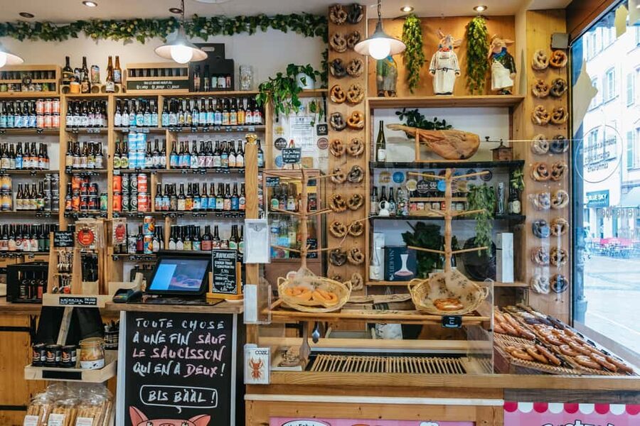 Strasbourg: Traditional Food Walking Tour with Tastings - Wine, beer, and the Alsatian drinking tradition