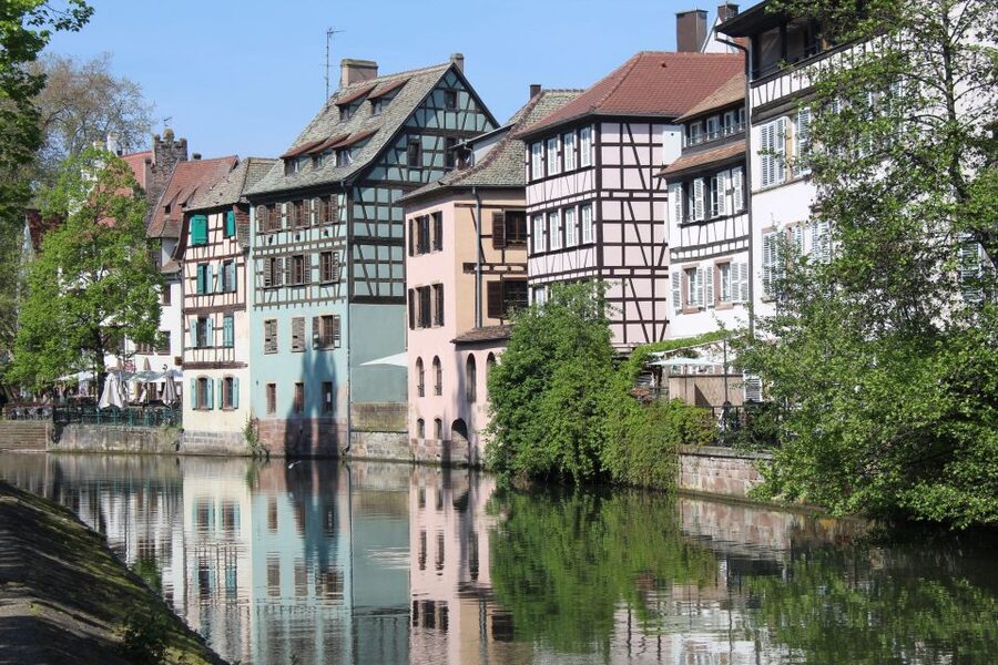 Strasbourg: Walking Tour with Local Guide - Strasbourg Cathedral, legends, and the outside view