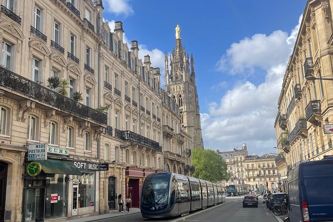 The essential in Bordeaux, private tour with a local - Starting at Place de la Bourse