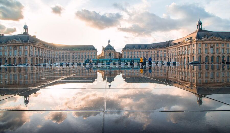 The essential in Bordeaux, private tour with a local - Weather, pace, and practical planning