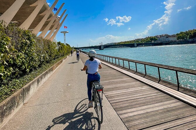 The Grand Bike Tour of Lyon - 3h - Terreaux, the courthouse, and Bellecour