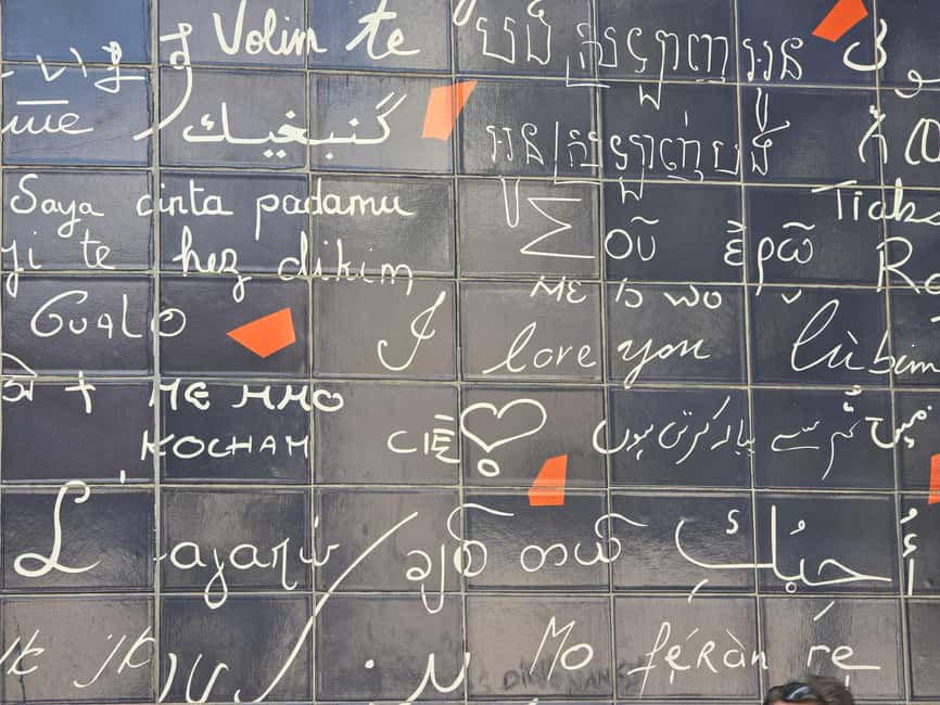 The historic district of Montmartre - Reading Montmartre through its artists