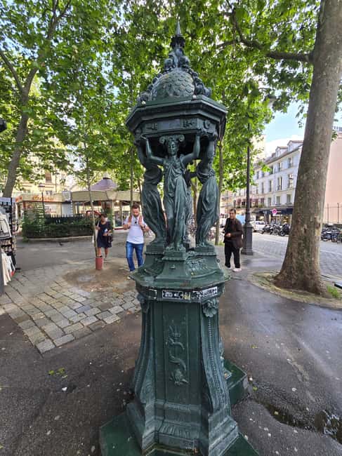 The historic district of Montmartre - Finishing at Sacré-Cœur