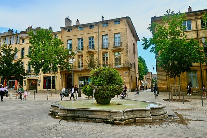Time flies in this complete tour of Aix-en-Provence - A calisson stop on Rue d’Italie