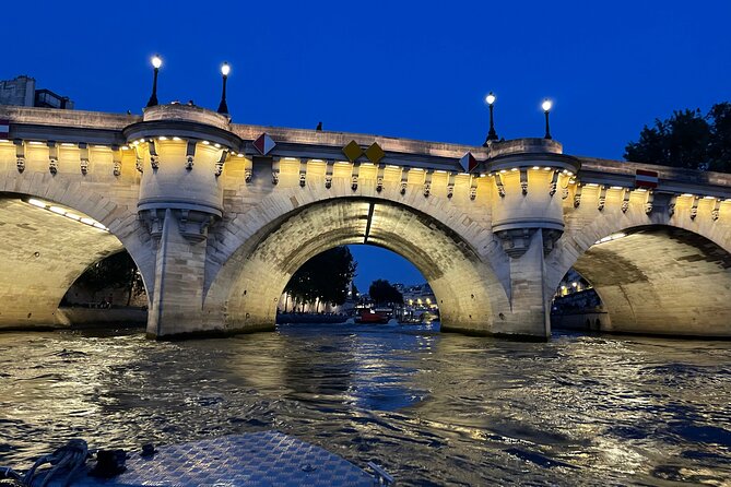 Top Private Cruises in Paris with French Champagne and surprises - The Louvre from the Seine