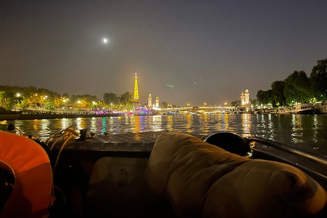 Top Private Cruises in Paris with French Champagne and surprises - Pont Neuf, the oldest surviving bridge