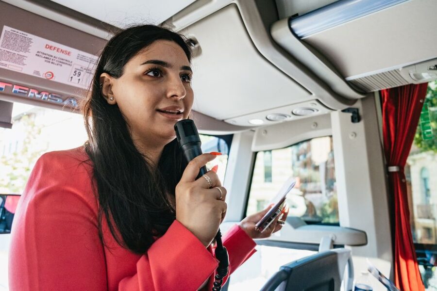 Toulouse: Carcassonne Day Trip by Coach with Audioguide - Entering the Cité and finding your bearings
