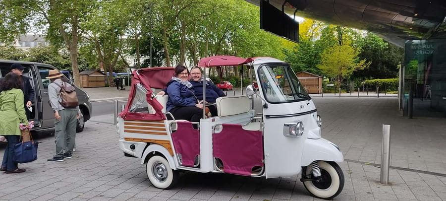 Tours: visite du coeur historique de la ville. - Starting beside the Tours tourist office