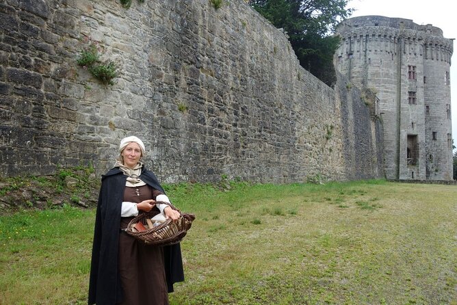 Unusual guided tour of Dinan immersed in the Middle Ages - Starting at the Ducal Tower and Small Ditches