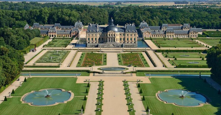 Vaux le Vicomte Chateau Entry Ticket and Chateaubus Transfer - Why Vaux-le-Vicomte matters before Versailles
